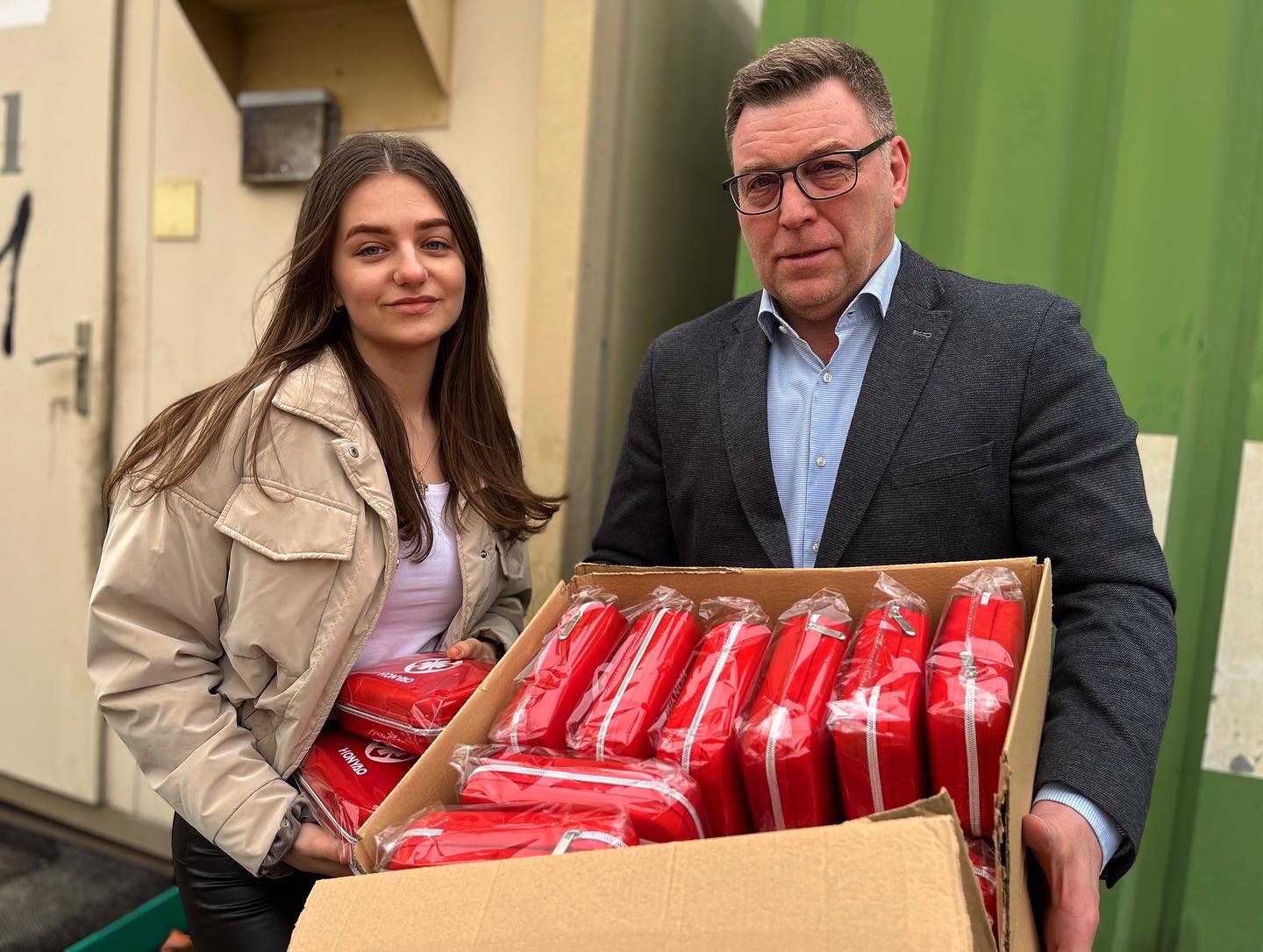 First-Aid Taschen in schwer zubekommen