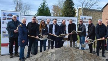 Jo Scherkenbach FDP Koblenz Spatenstich Grundschule Asterstein